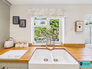 Kitchen- click for photo gallery